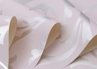 los 0.53*10M grabaron en relieve el papel pintado europeo del estilo con el modelo rosado de plata de la hoja